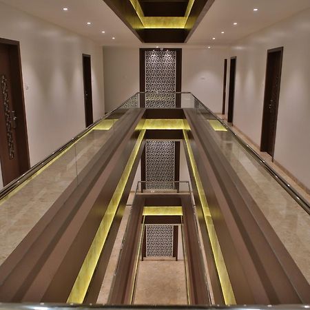 Hotel K P Pride Τζαλγκαόν Εξωτερικό φωτογραφία